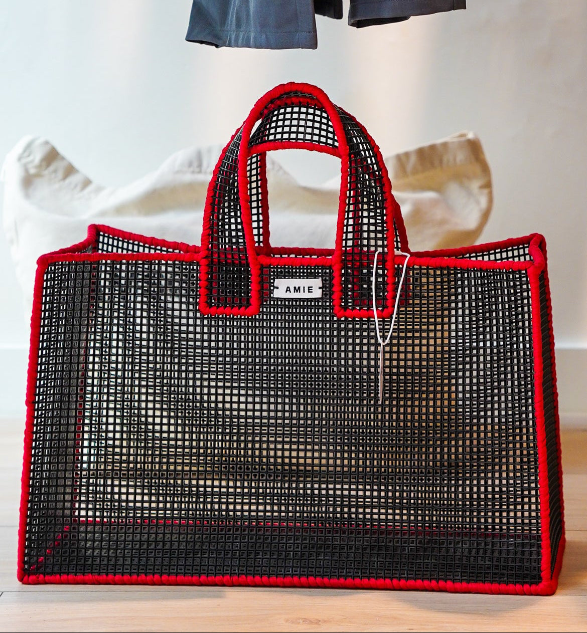 AMIE GRID BIG